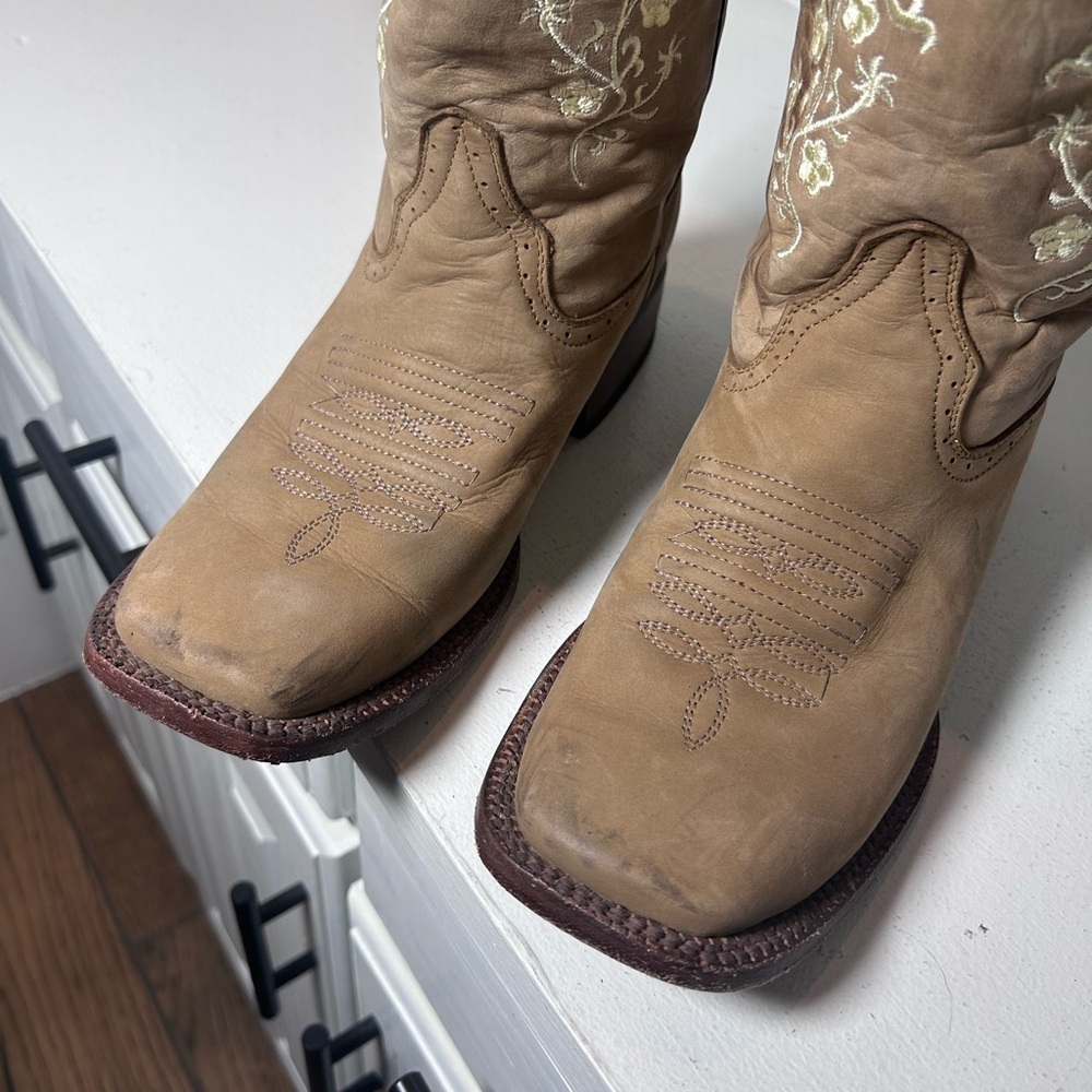 Tanner Mark Women’s Western Cowboy Boots Size 9 Floral Embroidered Tan - Picture 4 of 8